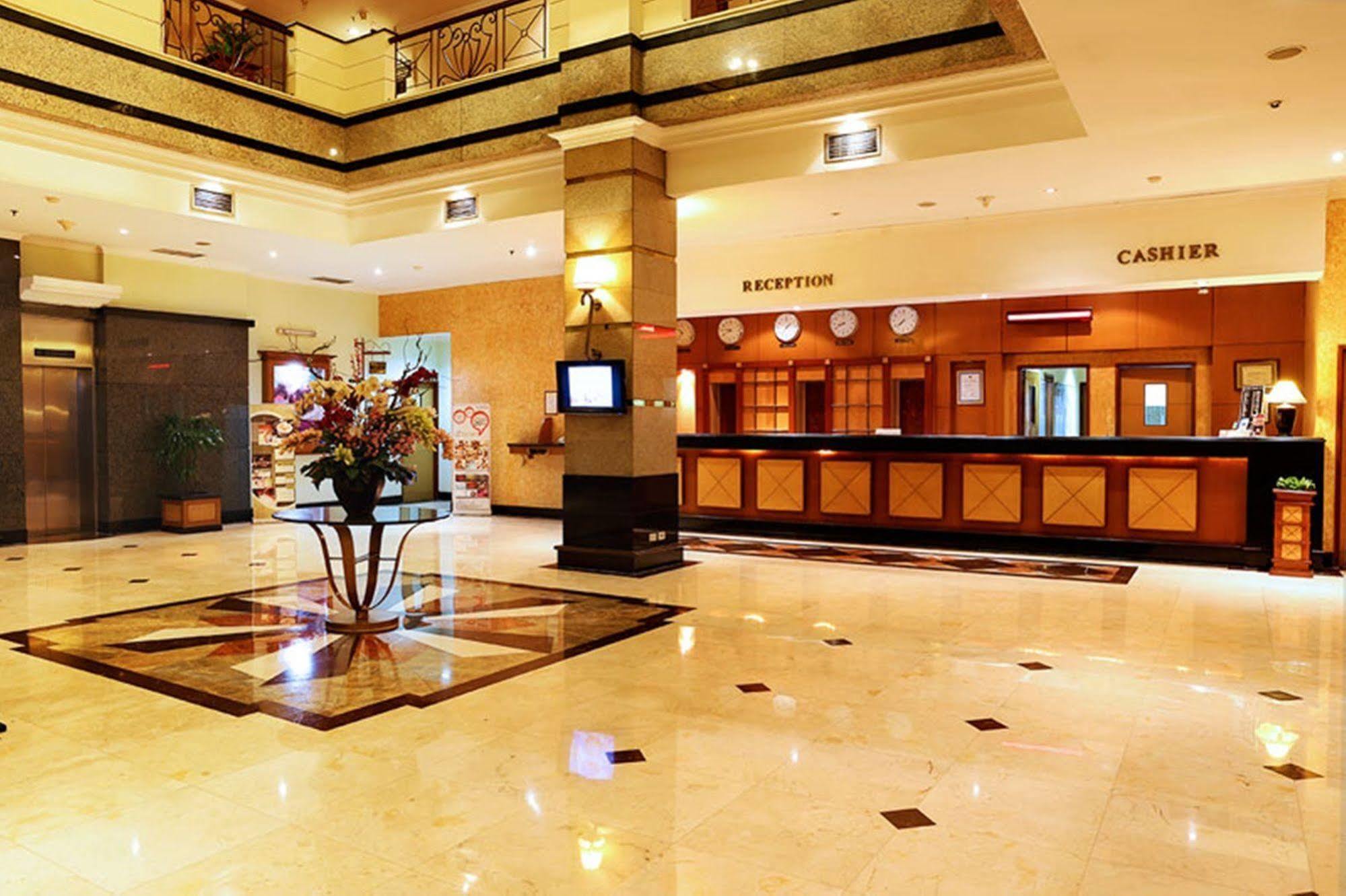 Mega Anggrek Slipi 3*