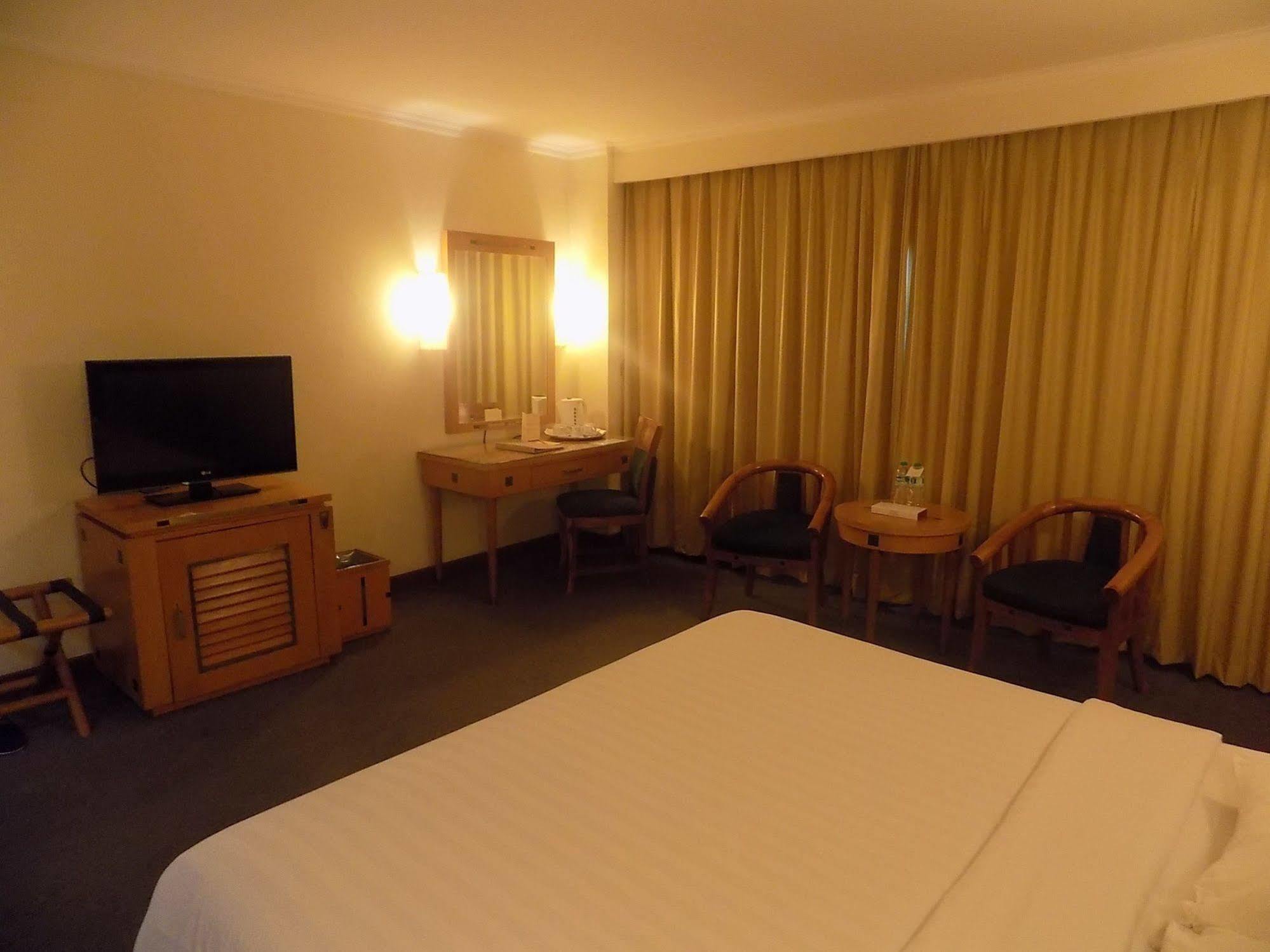 Mega Anggrek Slipi 3*